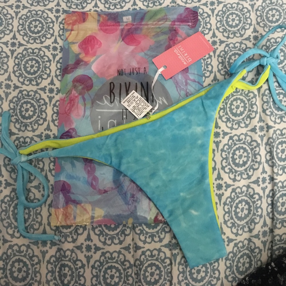 Moana Bikini bottoms NWT
